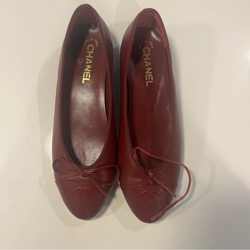 Red/burgundy Chanel flats